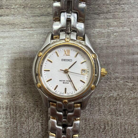 Vtg Seiko Watch Women 27mm Silver Gold Two Tone Date 7N82-0599 Needs Battery